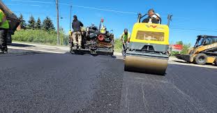 Best Asphalt Driveway Installation  in Batesville, AR